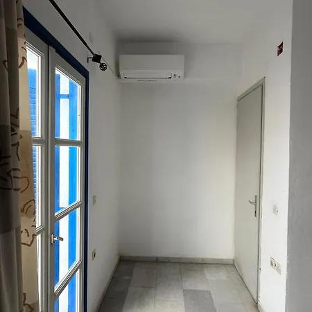 Naxos Hostel